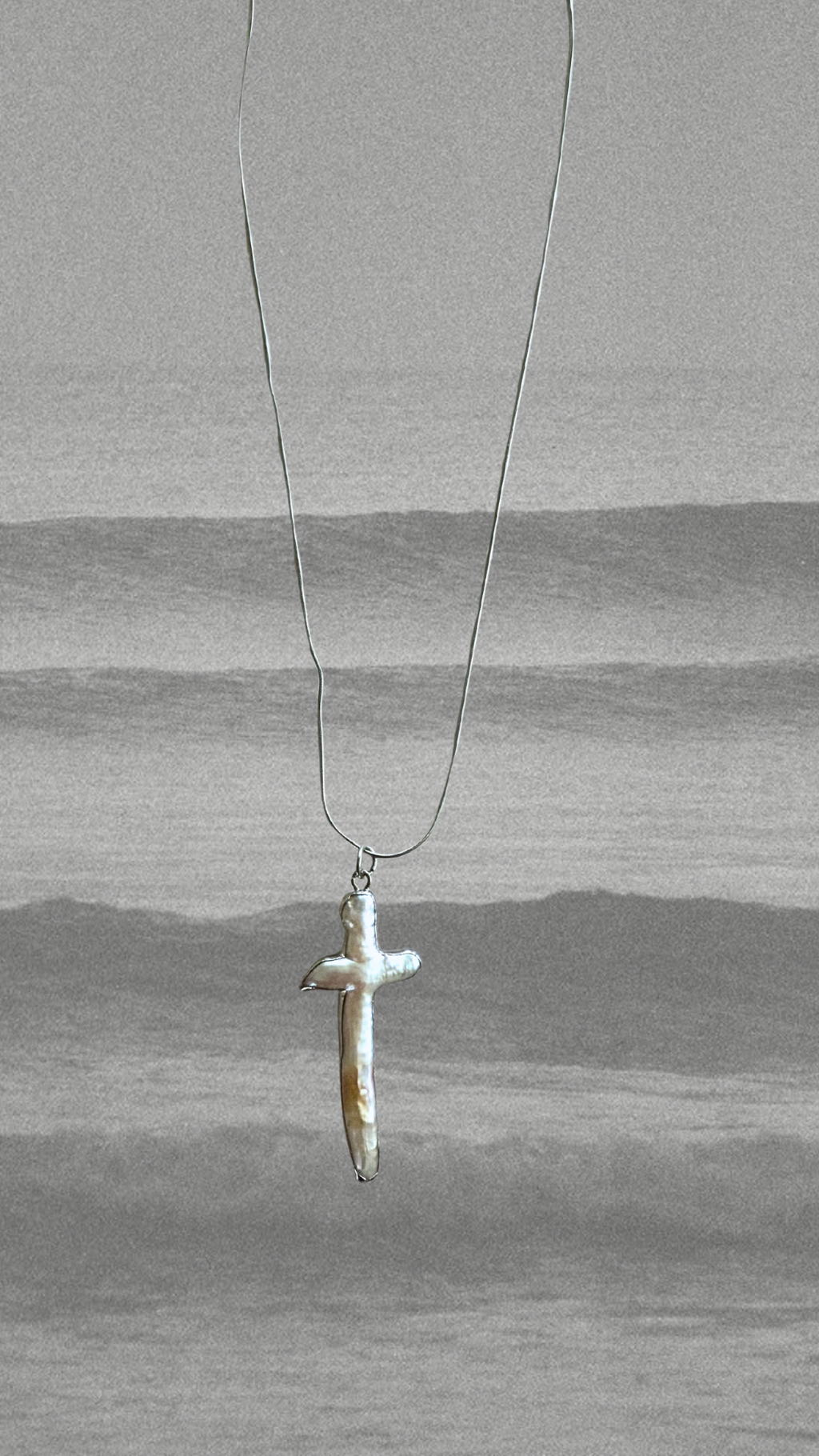 CROSS NECKI