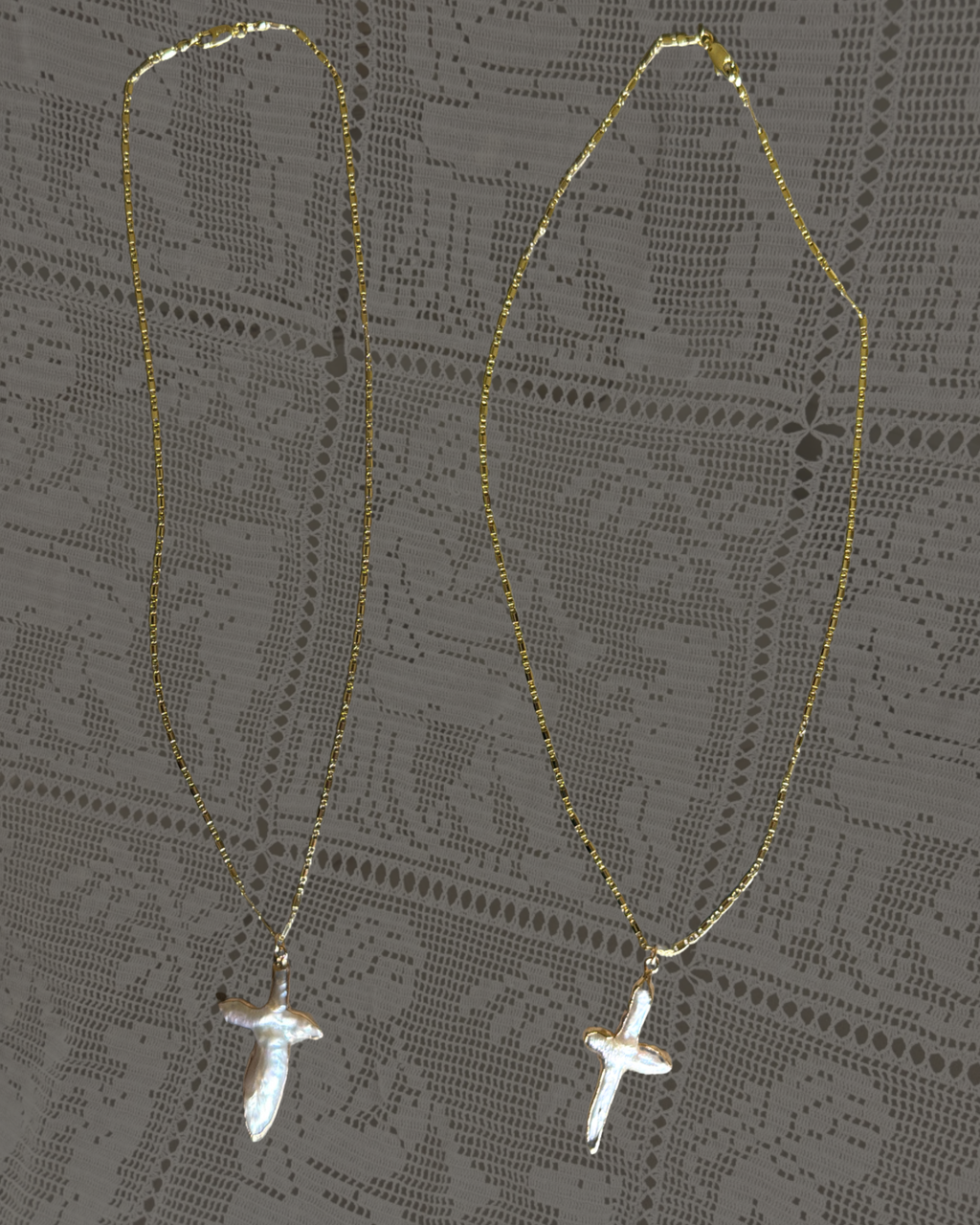 AVAILABLE - Cross Necki