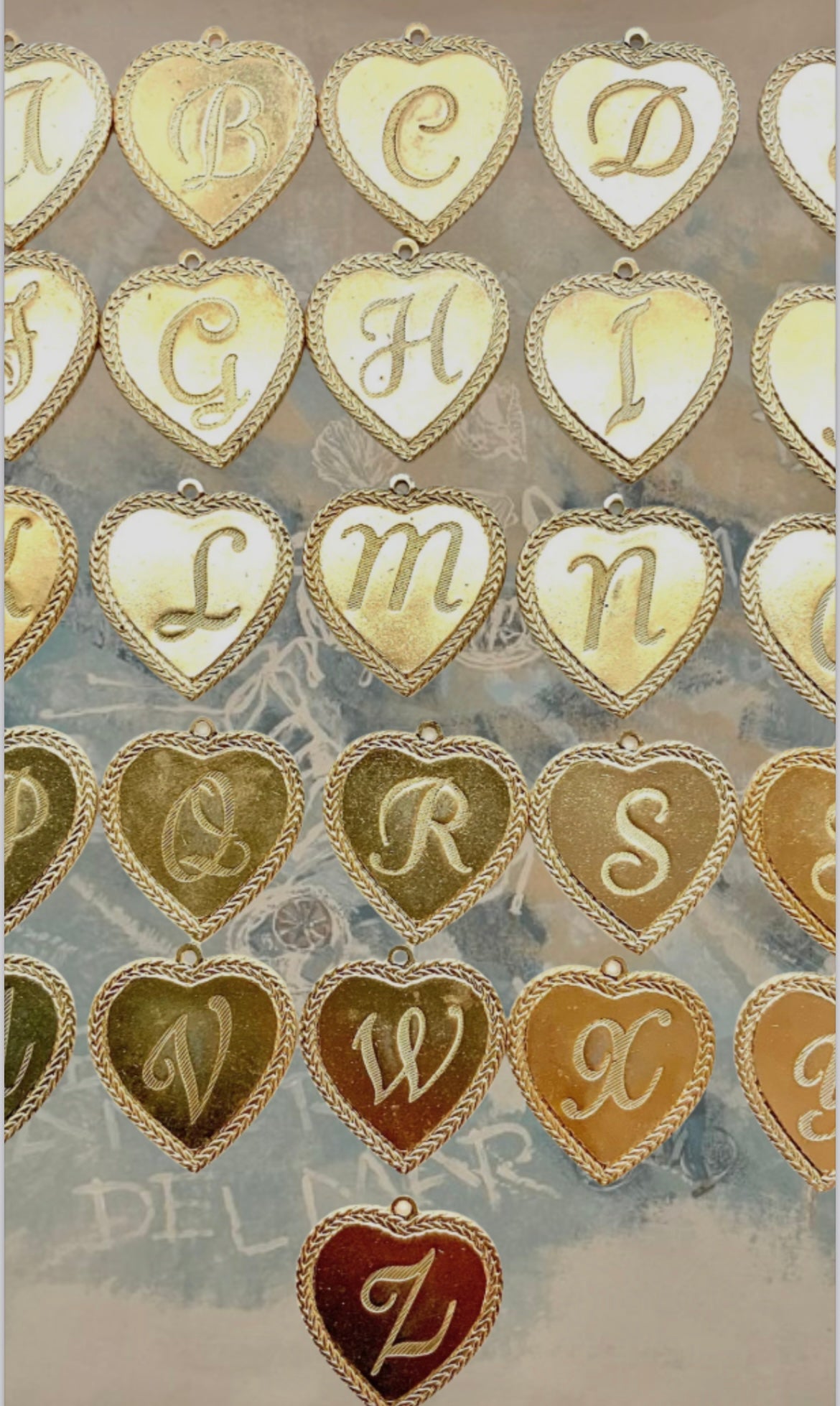 INITIAL HEART NECKI