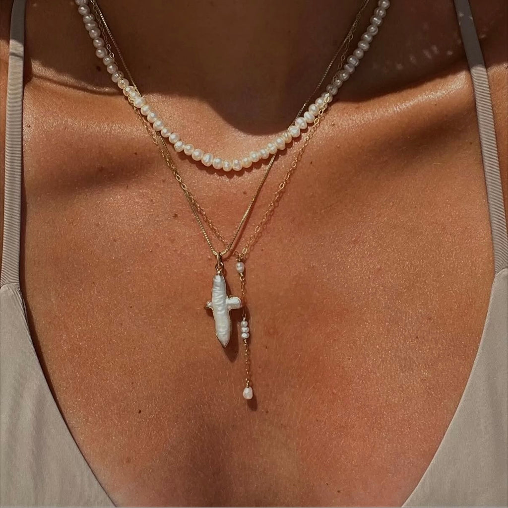 AVAILABLE - Cross Necki