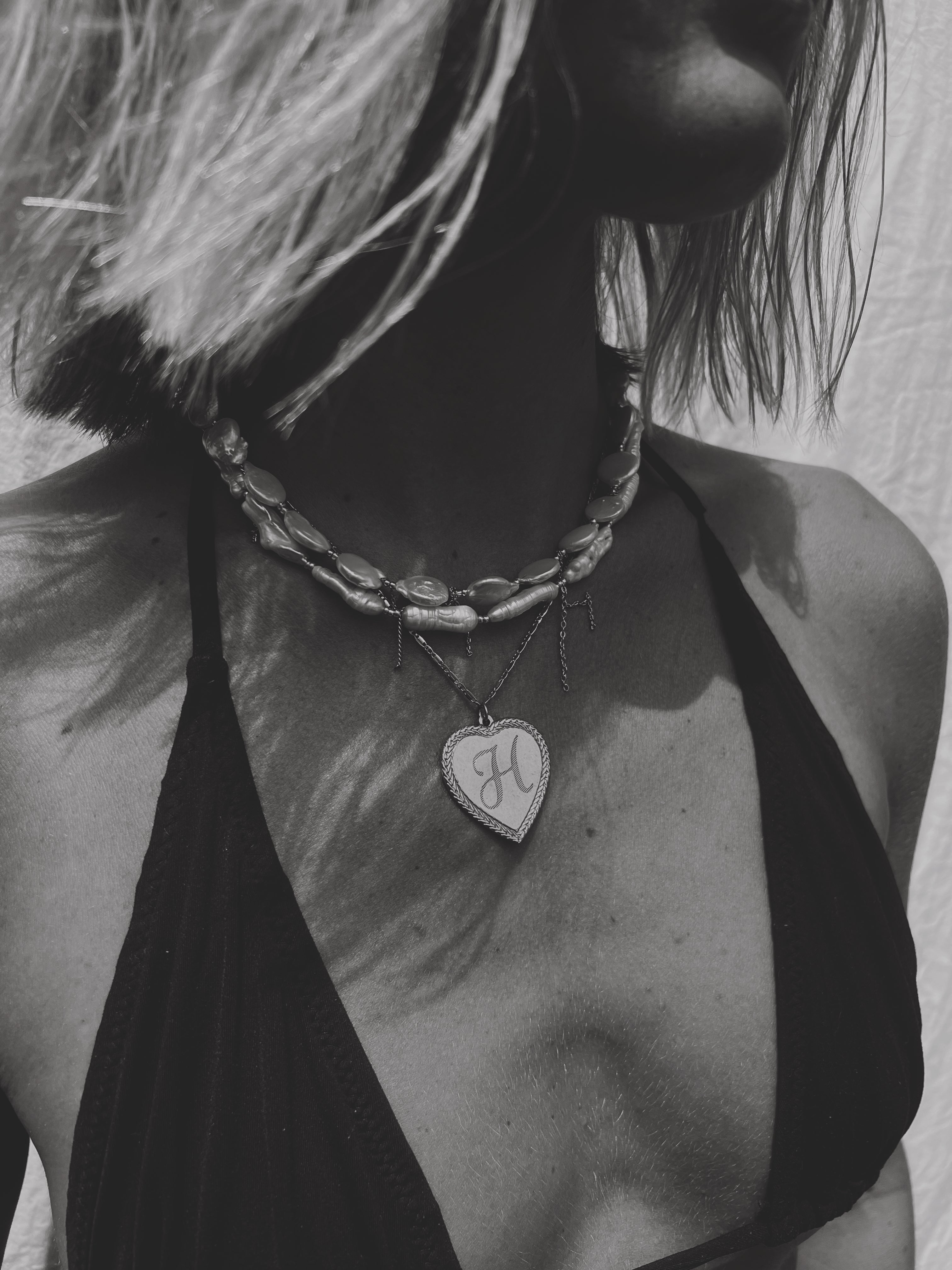 INITIAL HEART NECKI