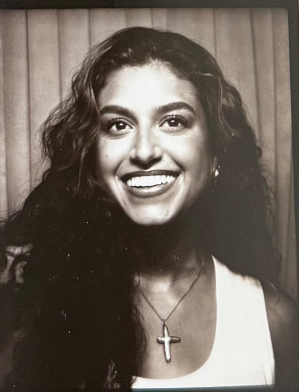 AVAILABLE - Cross Necki