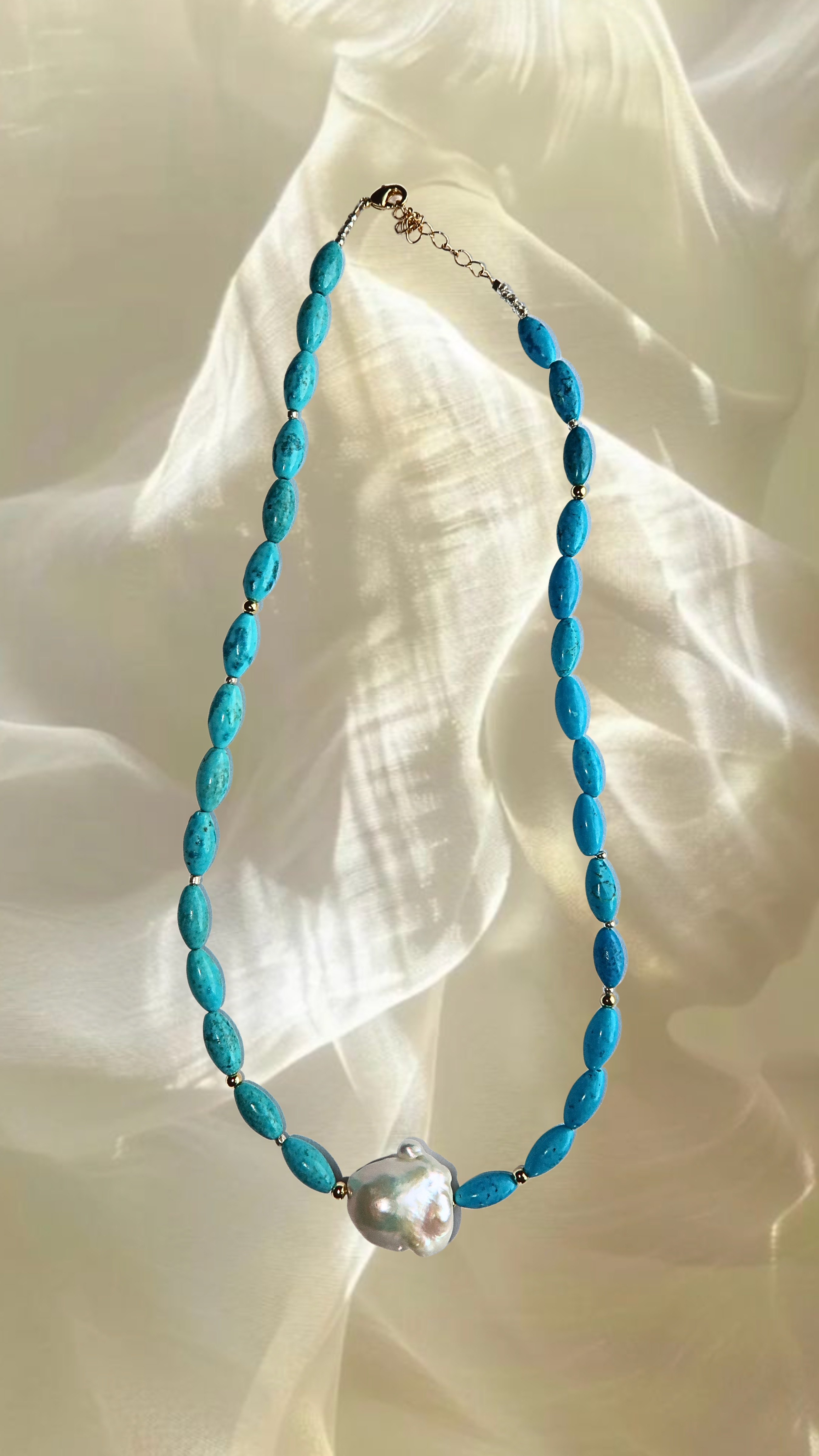 AVAILABLE - Baía Necki